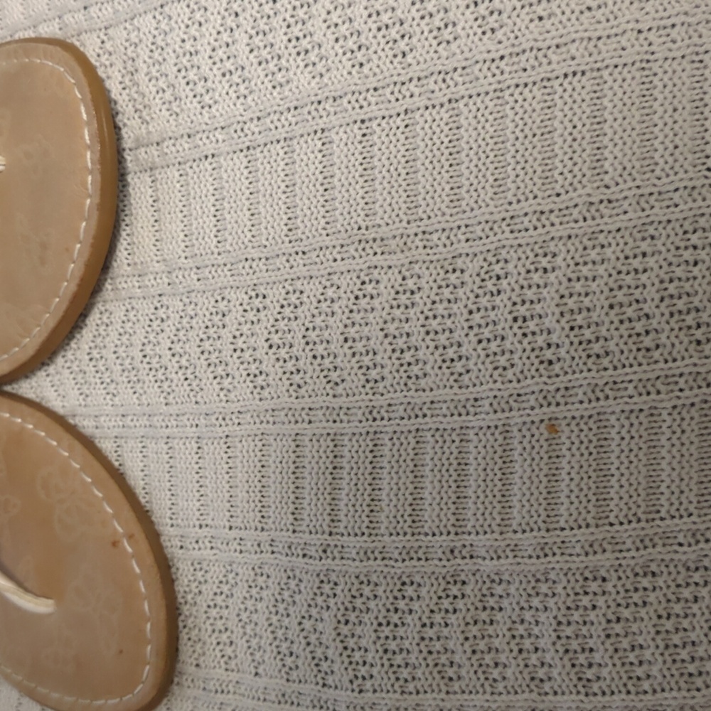 Stylish White B.O.C. Slingback Sandals with Floral Accent - Picture 2 of 12